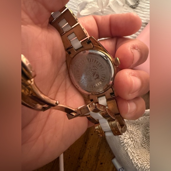 I am not using no more instant of Apple Watch. ⌚️ - Picture 4 of 5